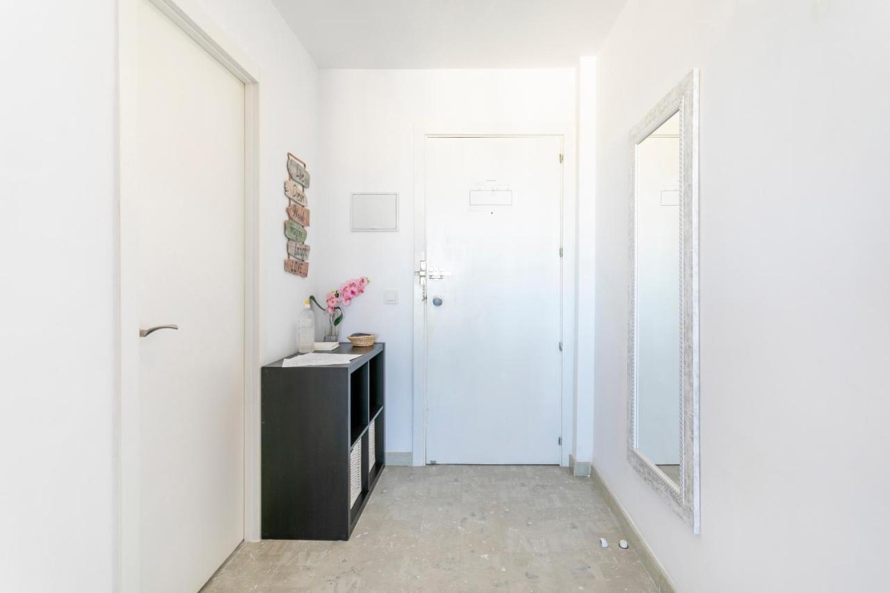 Beach Suite, City & Mountain View Аликанте Екстериор снимка