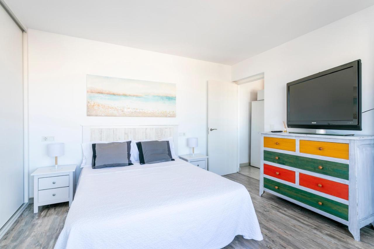 Beach Suite, City & Mountain View Аликанте Екстериор снимка